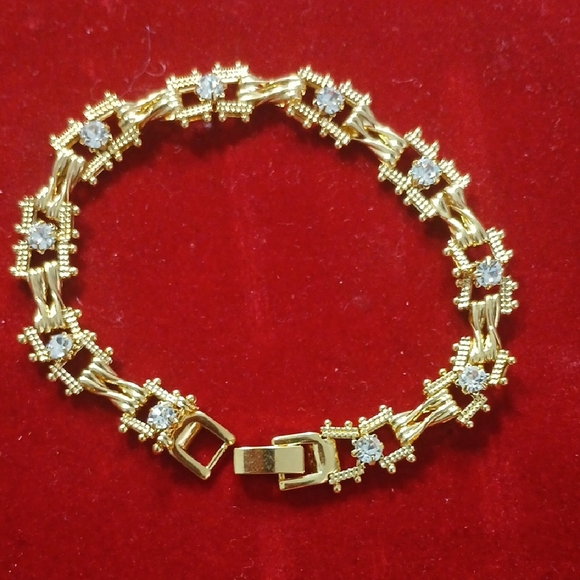 Elegant Gold Bracelet with Silver Accents - Picture 6 of 6
